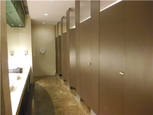 在哪能買(mǎi)到物超所值的衛(wèi)生間隔斷--衛(wèi)生間隔斷公司-福州騰勝辦公家具提供在哪能買(mǎi)到物超所值的衛(wèi)生間隔斷--衛(wèi)生間隔斷公司的相關(guān)介紹、產(chǎn)品、服務(wù)、圖片、價(jià)格辦公家具、辦公家具、衛(wèi)生間隔斷、階梯教室、辦公桌椅、異性沙發(fā)、